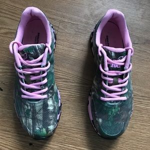 RealTree Girl Shoe Size 10M